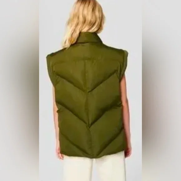 NWT Blank NYC Evereve Oversized Puffer Matcha Latte Green Vest Size Large - Picture 3 of 9
